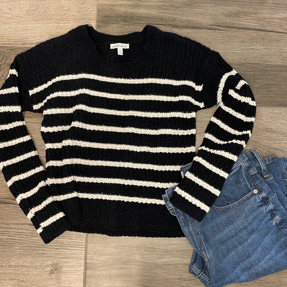 Black and white chenille sweater - Picture 1 of 7